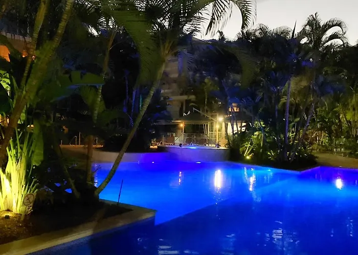2 Bedroom Apartment , Hope Island , Resort Living