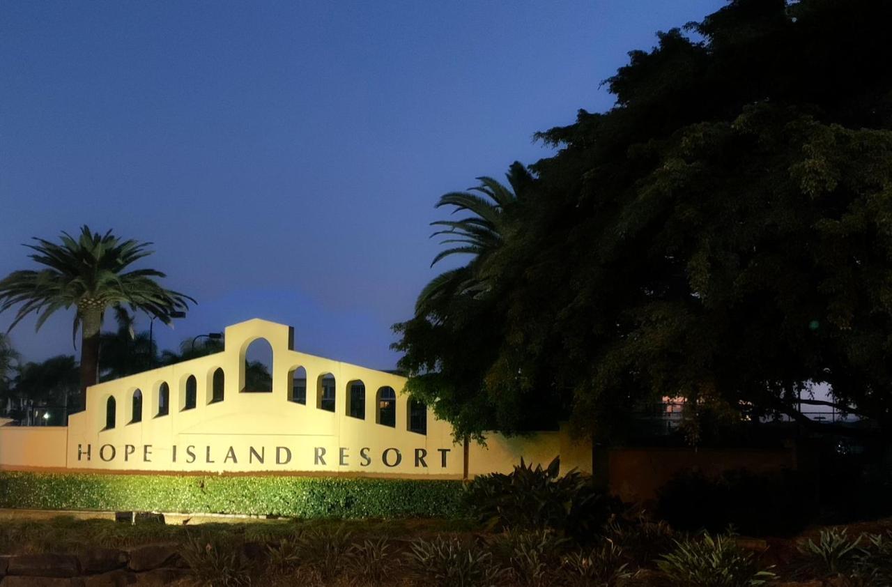 2 Bedroom , Hope Island , Living Apartment Gold Coast